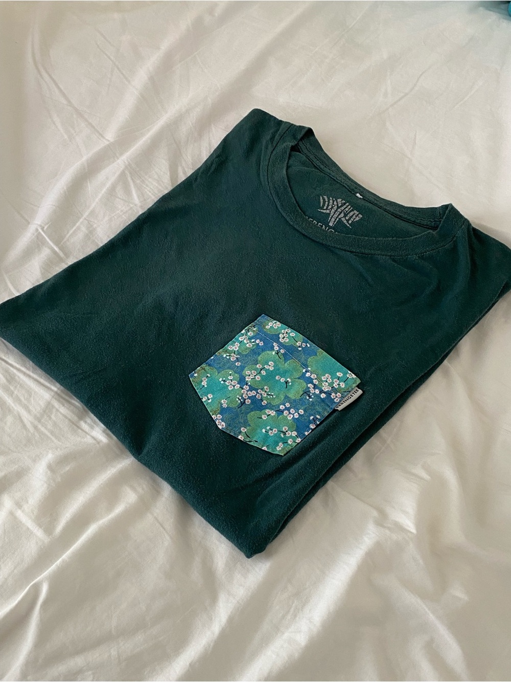Serengetee Forest Green Unisex Basic T-shirt w/ Japanese Sakura Floral Pocket